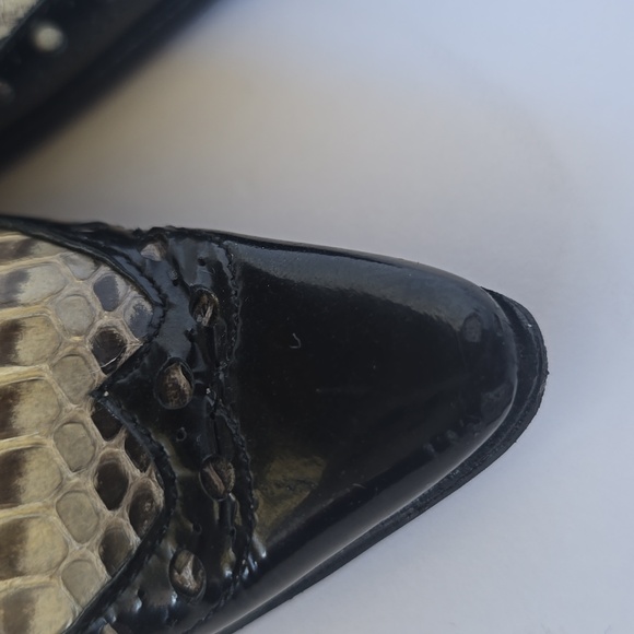 Manolo Blahnik Black Snakeskin Patent Leather Heels Pumps - Picture 16 of 16